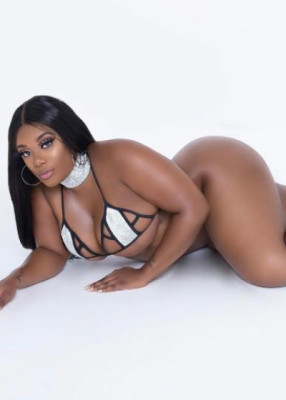 Hey Manhattan im Back by Popular Demand🗣100000% Real Facetime Me Thick Big Ol Booty SLUT VISITING🗣 THICK DICK HANDLER ❤ with really wet clean holes 🙌🏽
