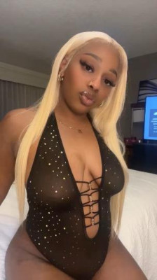 Let's cozy up together 🌨 💙 Sierra Derevaux 🤍 100% Real Pics 🤍 Outcall
