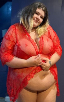 Big butt blonde snowbunny