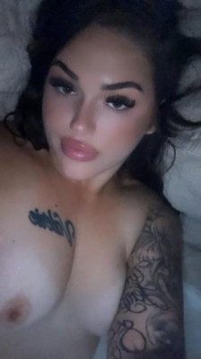 Upscale Thick Big Booty Snow Bunny 💋