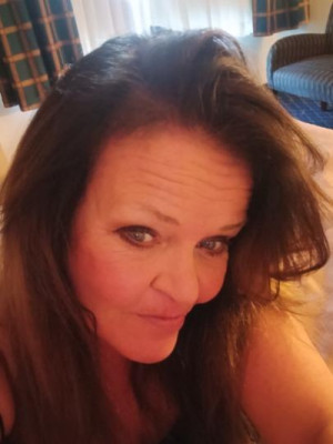 IM HORNY AND LONELY BY MYSELF IN MY ROOM..