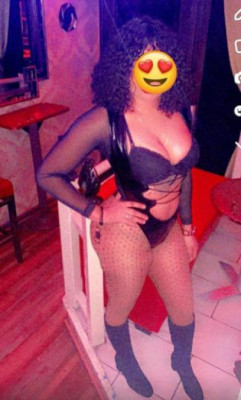 Hot Blonde party girl to you