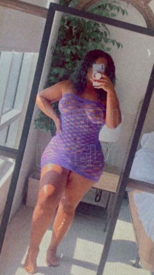 fun curvy colombian