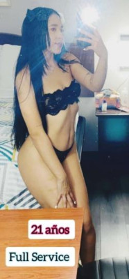 VEN Y DISFRUTA DE ESTA HERMOSA MAMACITA