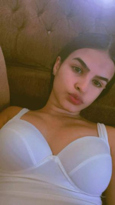 Hi, I'm a super hot and sexy girl.