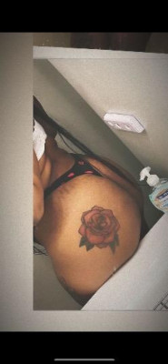 Sexy Thick Light skin Big booty bitch Available for INCALL💕OUTCALL🏡💸 & CARDATES🚘