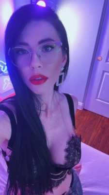 Kim new girl in town