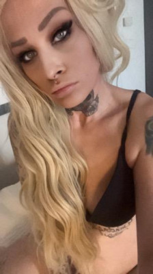 MONDAY SPECIAL RATES ❤ 150🌹qv 250🌹hhr